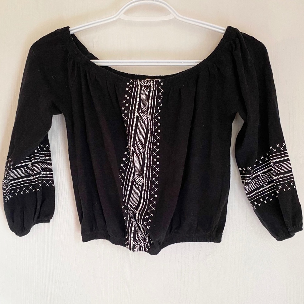 ✨SALE✨ Ardene Off-the-shoulder Top